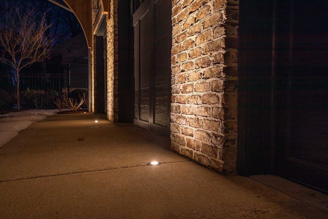 RECESSED UPLIGHT IN CONCRETE