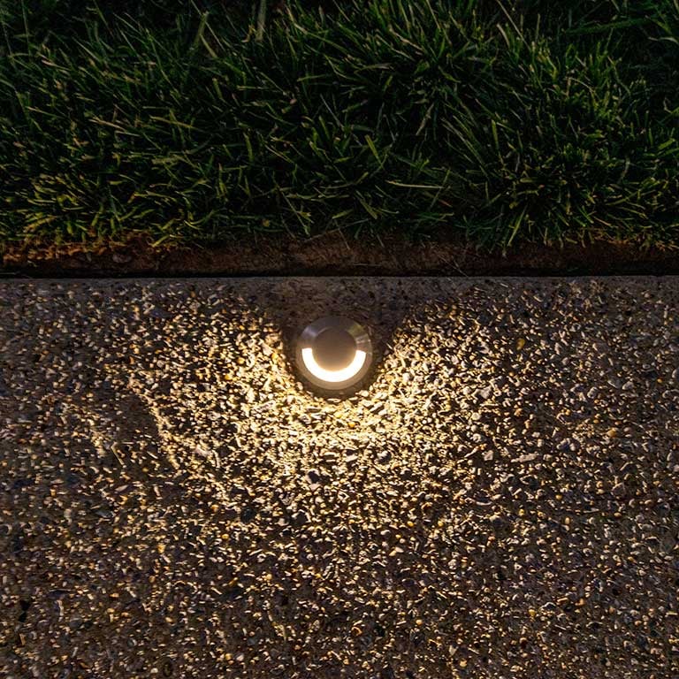 Recessed driveway marker light in concrete